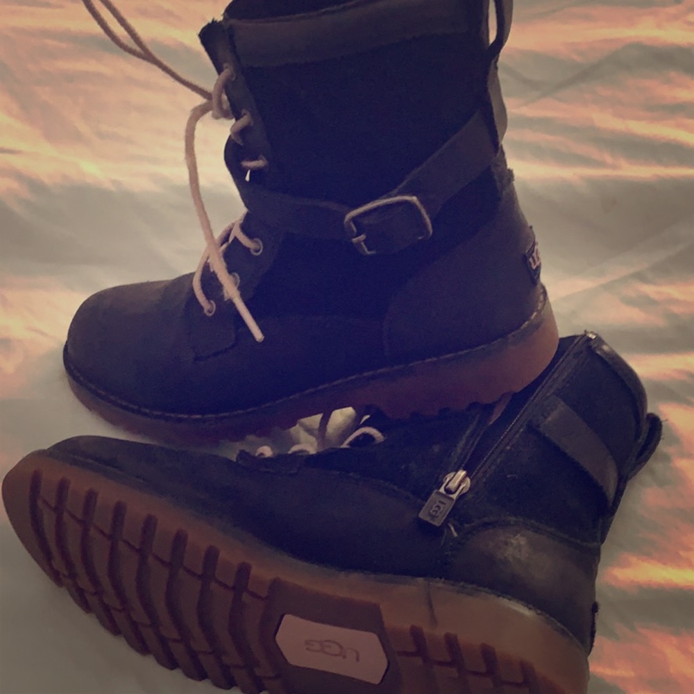 Youth ugg boots